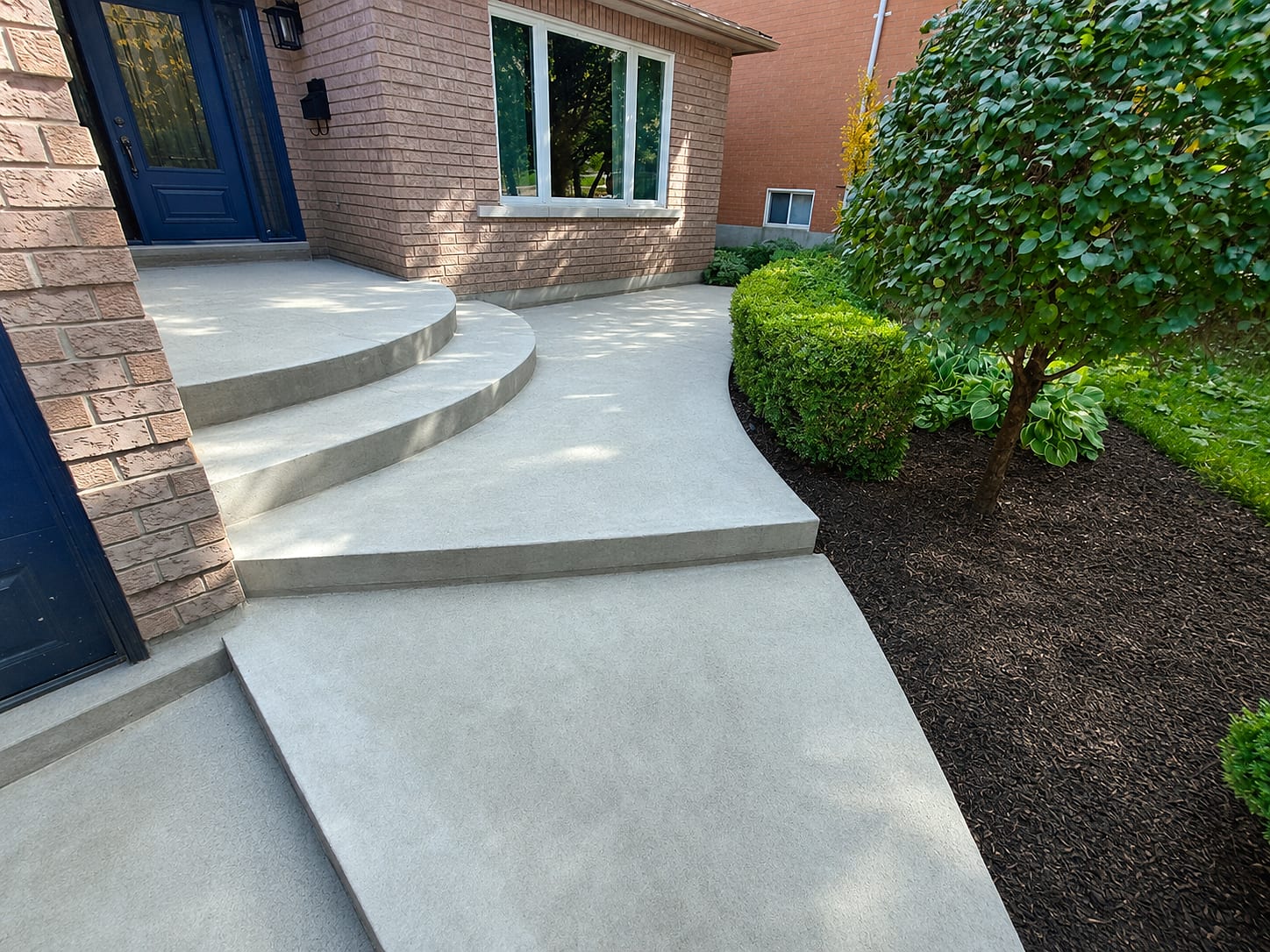Curved Broom-Finish Walkway — Mississauga